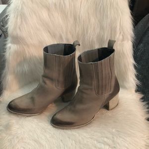 Jeffrey Campbell gray Chelsea boots